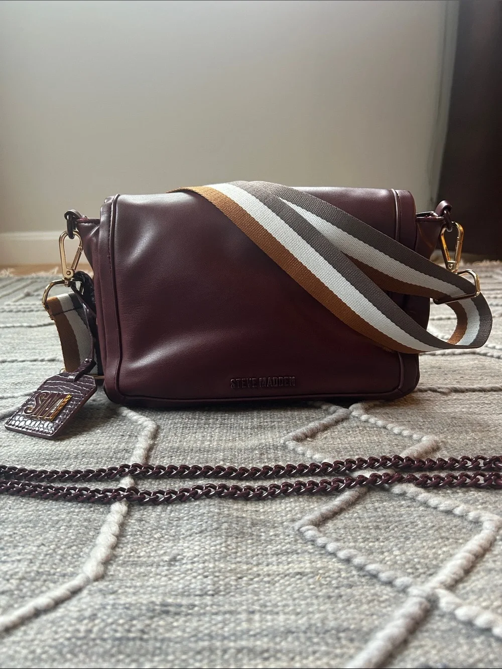 Steve Madden Burgundy Vegan Leather Crossbody/Shoulder Bag w 2 Removable Straps